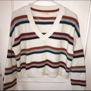 Super cute cropped sweater. Never worn!